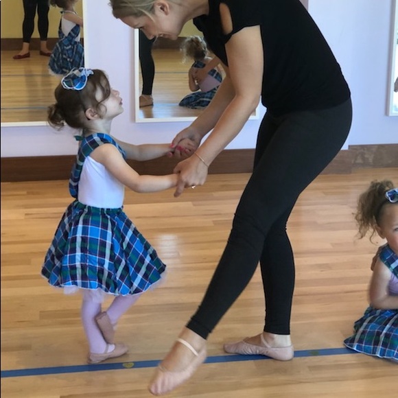 Meet your Posher, Tia - Picture 5 of 7